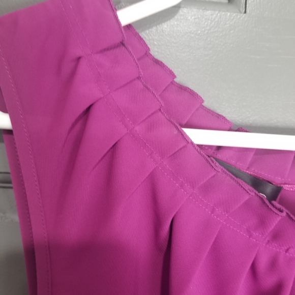 NWOT womens flowy top, neckline details sz L/XL - Picture 5 of 5